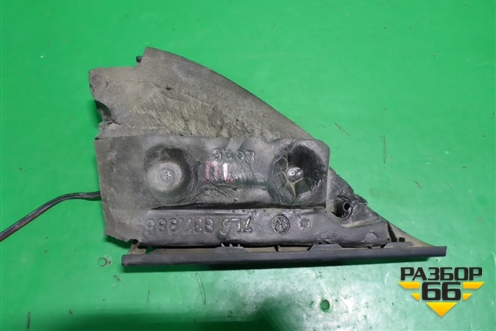 Накладка двери передней левой уголок (7L6837993) для Volkswagen Touareg c 2002-2010г