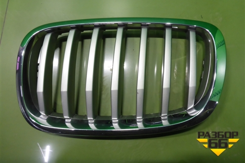 Решетка радиатора левая для BMW X5 E70 с 2007-2013г