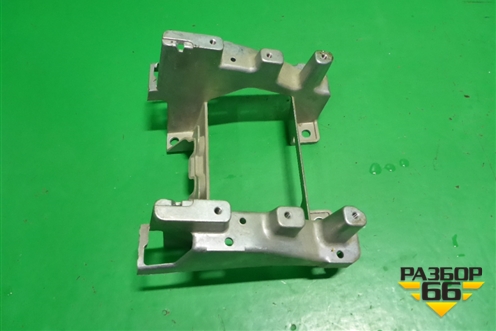 Кронштейн (подлокотника) (7L0863345) для Volkswagen Touareg c 2002-2010г
