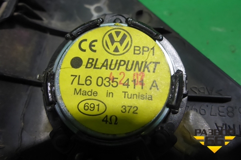 Накладка двери передней правой уголок (7L6837994) для Volkswagen Touareg c 2002-2010г