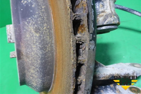 Кулак задний правый (7L0505436B) для Volkswagen Touareg c 2002-2010г