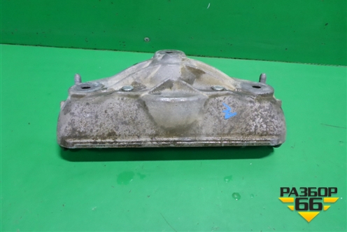 Кронштейн амортизатора переднего (7L0412391D) для Volkswagen Touareg c 2002-2010г