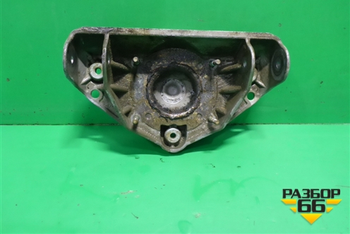 Кронштейн амортизатора переднего (7L0412391D) для Volkswagen Touareg c 2002-2010г