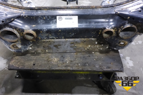 Балка задняя (7L0500041) для Volkswagen Touareg c 2002-2010г