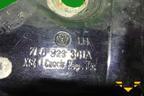 Петля капота левая (7L6823301A) для Volkswagen Touareg c 2002-2010г