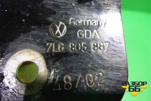 Кронштейн амортизатора капота левый (7L6805887) для Volkswagen Touareg c 2002-2010г