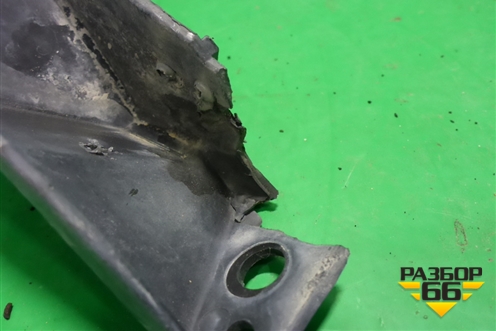 Кронштейн заднего бампера правый (под фонарь) (7L6807862) для Volkswagen Touareg c 2002-2010г