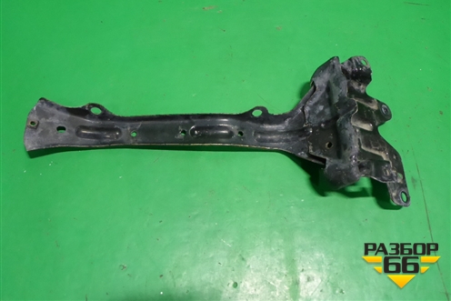 Кронштейн передней панели центральный (7L0805799) для Volkswagen Touareg c 2002-2010г