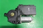 Моторчик стеклоподъёмника задний правый (7L0959704A) для Volkswagen Touareg c 2002-2010г