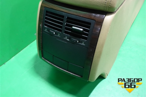 Подлокотник (7L6863243K) для Volkswagen Touareg c 2002-2010г
