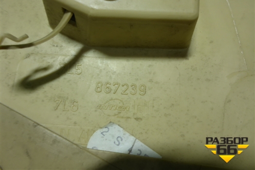 Обшивка стойки центральная левая (7L6867239) для Volkswagen Touareg c 2002-2010г