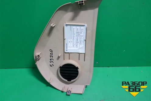 Накладка на торпедо (боковая правая) (7L6857176) для Volkswagen Touareg c 2002-2010г