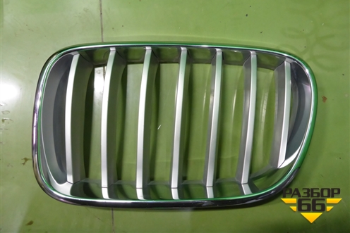 Решетка радиатора левая (до 2014г) (51117210725) для BMW X3 F25 с 2010-2017г