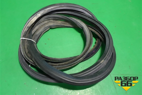 Уплотнитель багажника (на кузов) (7L6827705) для Volkswagen Touareg c 2002-2010г