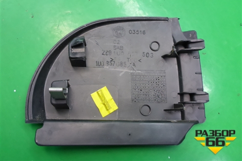 Накладка на торпедо (боковая левая верхняя) (1U0857085A) для Skoda Octavia (А4) с 1997-2011г