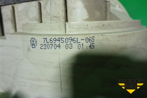 Фонарь задний наружный правый (до 2006г) (7L6945096K) для Volkswagen Touareg c 2002-2010г