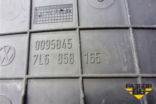 Коврик (в бардачок) для Volkswagen Touareg c 2002-2010г