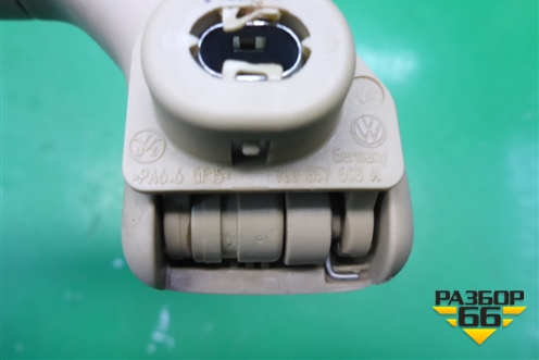 Ручка внутренняя потолочная (задняя левая) для Volkswagen Touareg c 2002-2010г