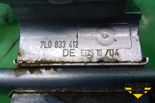Петля двери задней правой нижняя для Volkswagen Touareg c 2002-2010г