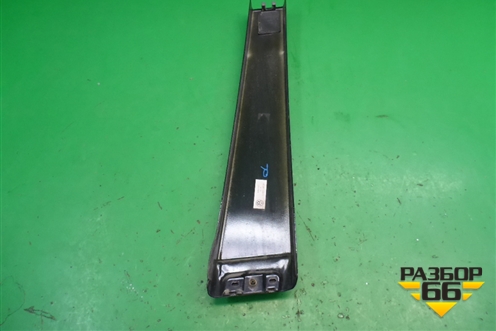 Накладка стойки (центральной правая) (7L6853318D) для Volkswagen Touareg c 2002-2010г