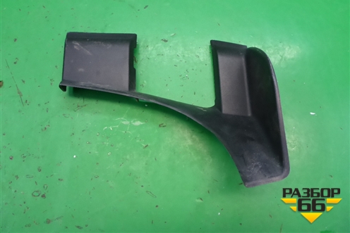Накладка декоративная (на петлю двери багажника правая) (7L6867438E) для Volkswagen Touareg c 2002-2010г