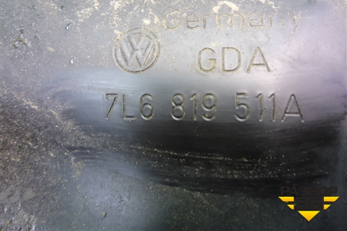 Короб водоотводящий (левый) (7L6819511A) для Volkswagen Touareg c 2002-2010г