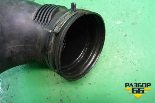 Патрубок воздушного фильтра (7L0129684A) для Volkswagen Touareg c 2002-2010г