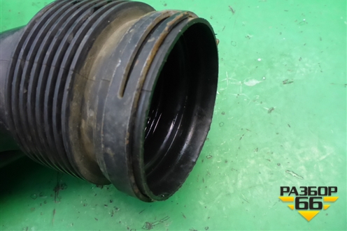 Патрубок воздушного фильтра (7L0129684A) для Volkswagen Touareg c 2002-2010г