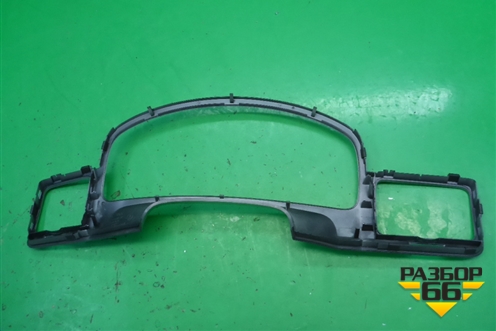 Накладка на щиток приборов (7P1857221) для Volkswagen Touareg с 2010-2018г
