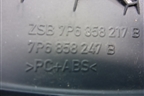 Накладка на торпедо (боковая левая) (7P6858247B) для Volkswagen Touareg с 2010-2018г