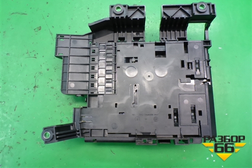 Блок предохранителей салонный (7P0937548F) для Volkswagen Touareg с 2010-2018г