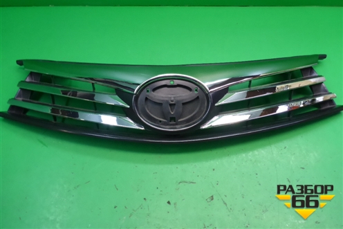 Решетка радиатора (до 2015г дубликат новая) для Toyota Corolla (E18) с 2012-2019г