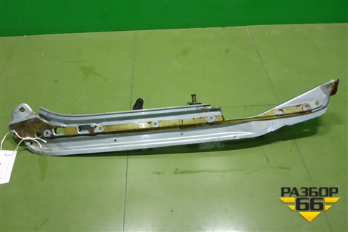 Кронштейн переднего крыла левый (7L6805919B) для Volkswagen Touareg c 2002-2010г