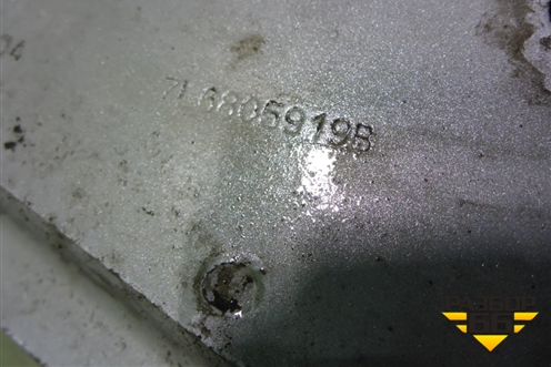 Кронштейн переднего крыла левый (7L6805919B) для Volkswagen Touareg c 2002-2010г