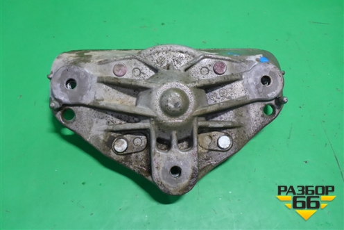 Кронштейн амортизатора переднего (7L0412391D) для Volkswagen Touareg c 2002-2010г