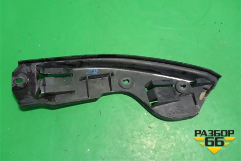 Кронштейн заднего бампера правый (7L6807394B) для Volkswagen Touareg c 2002-2010г