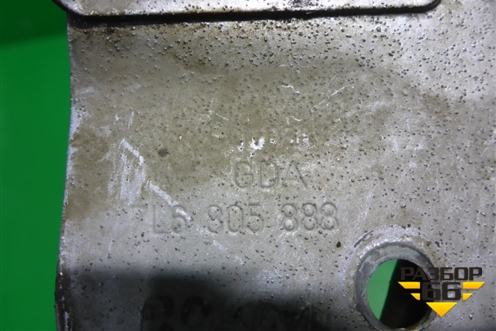 Кронштейн амортизатора капота (правый) (7L6805888) для Volkswagen Touareg c 2002-2010г