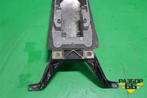 Кронштейн кулисы КПП (АКПП) (7L6713095B) для Volkswagen Touareg c 2002-2010г