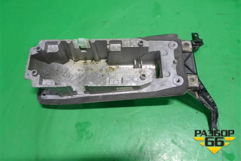Кронштейн кулисы КПП (АКПП) (7L6713095B) для Volkswagen Touareg c 2002-2010г