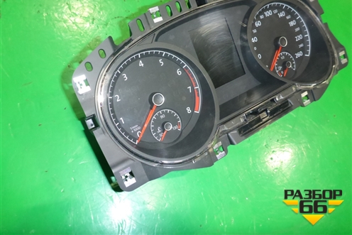 Щиток приборов (5G1920740) для Volkswagen Golf VII с 2012г