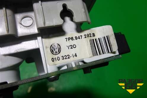 Плафон салонный задний (боковой) (7P6947292) для Volkswagen Touareg с 2010-2018г
