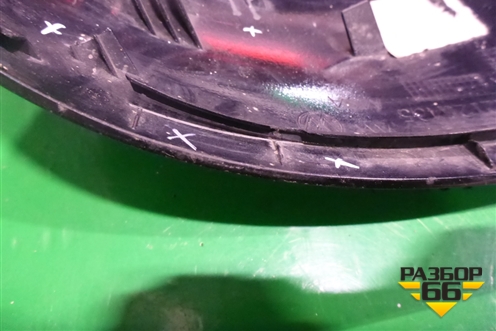 Накладка зеркала левого (A2125437) для Volkswagen Touareg с 2010-2018г