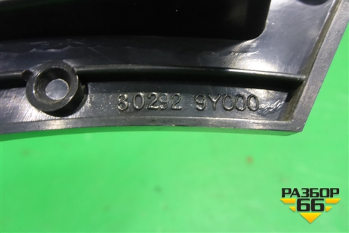 Накладка двери передней правой уголок (802929Y000) для Nissan Teana (J31) с 2003-2008г
