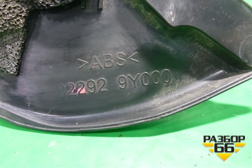 Накладка двери задней правой (уголок) (822929Y000) для Nissan Teana (J31) с 2003-2008г