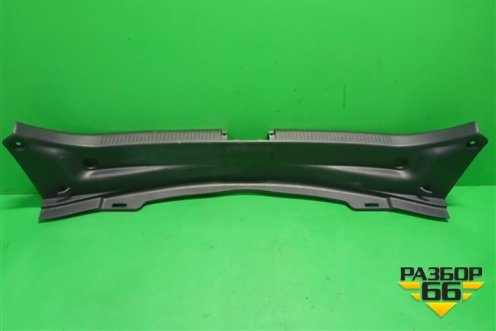 Обшивка багажника на заднюю панель (5838733140) для Toyota Camry V70 с 2017г