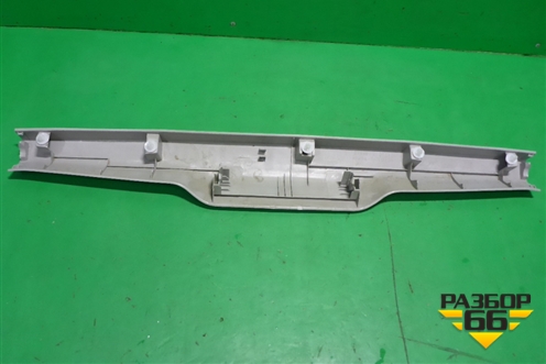 Обшивка двери багажника (верхней) (6793960091) для Toyota Land Cruiser (200) с 2008г