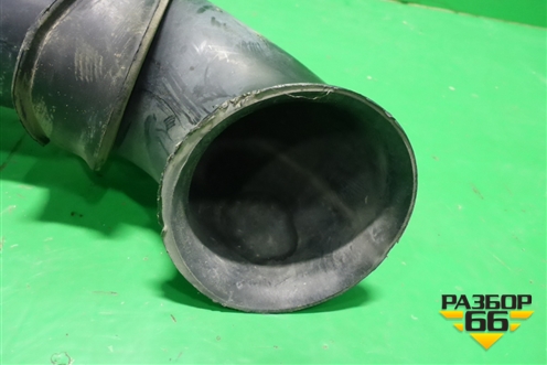 Патрубок воздушного фильтра (7L6129609) для Volkswagen Touareg c 2002-2010г