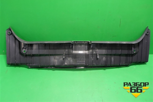 Обшивка багажника на заднюю панель (5838733140) для Toyota Camry V70 с 2017г