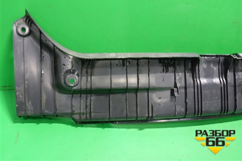 Обшивка багажника на заднюю панель (5838733140) для Toyota Camry V70 с 2017г