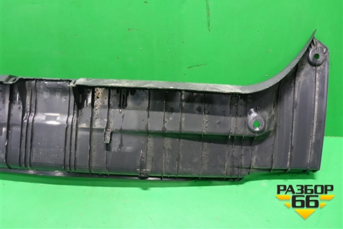 Обшивка багажника на заднюю панель (5838733140) для Toyota Camry V70 с 2017г